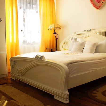 Hotel Confort Drochia Exterior photo